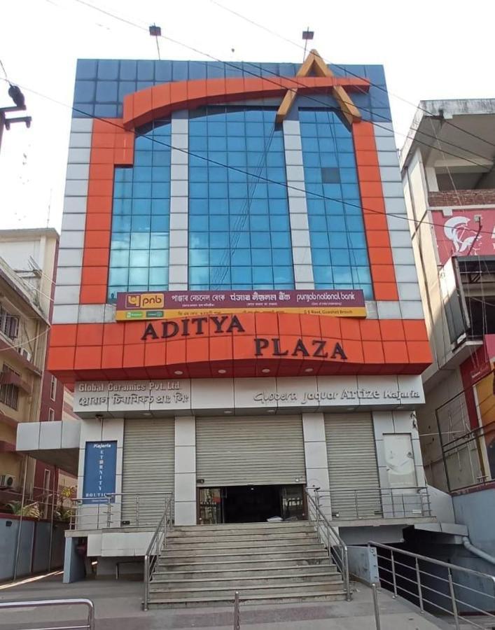 Aditya Inn غاواهاتي المظهر الخارجي الصورة